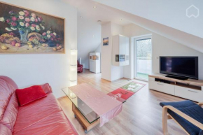 Moderne , helle Ferienwohnung mit Balkon in München